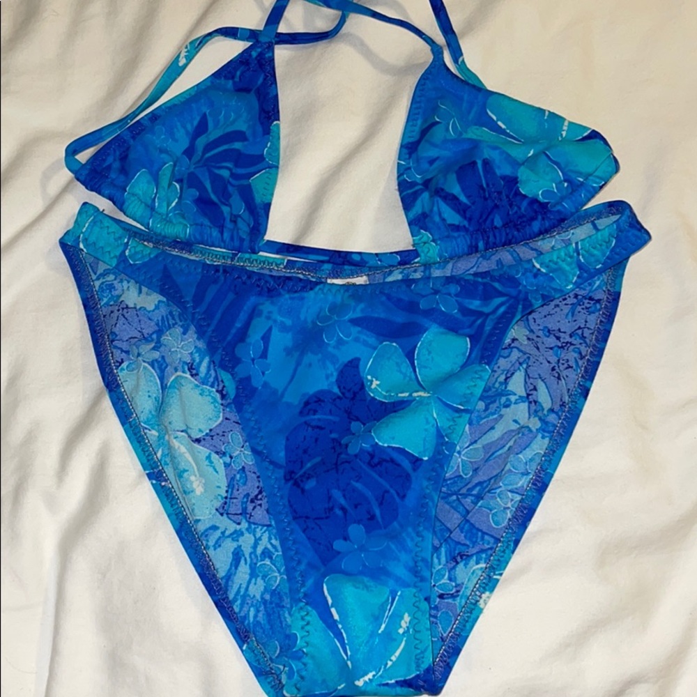 Electric blue vintage 90s bikini size medium